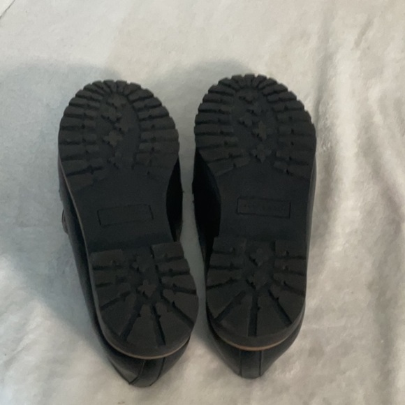 Kelly & Katie Black and Silver Chain Detail Flats - Picture 8 of 8